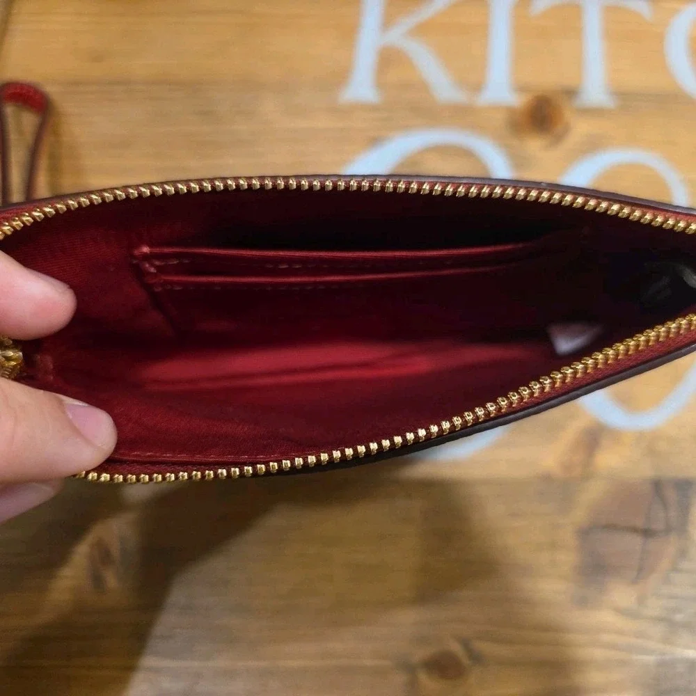 NEW‎ With Tags Coach Brick Red C7943 Wristlet